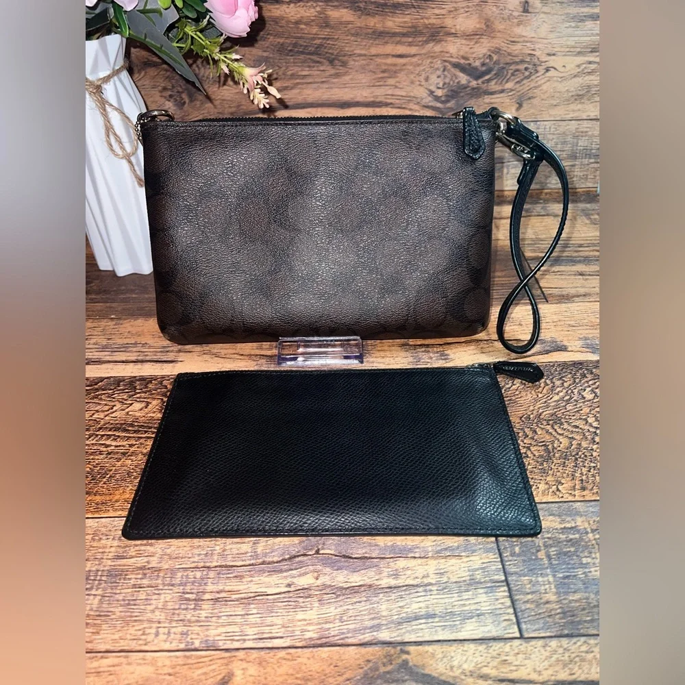 Elegant Black & Brown Coach Wristlet Double Pouch GUC - Picture 6 of 9
